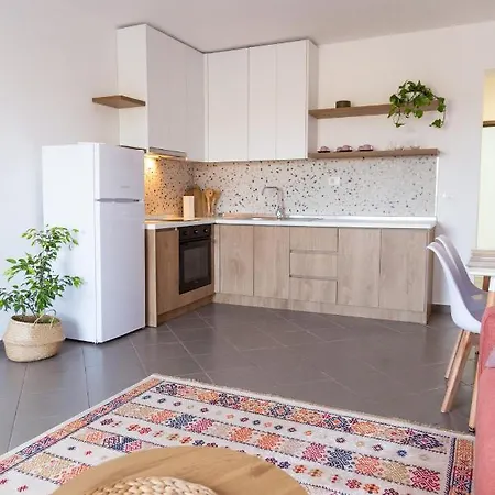 Lulu - Sunset Appartement *