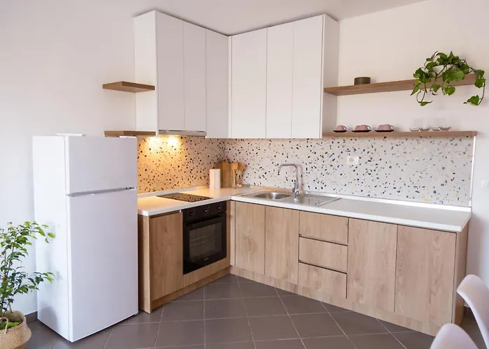 Lulu - Sunset Appartement Golem (Tirana)